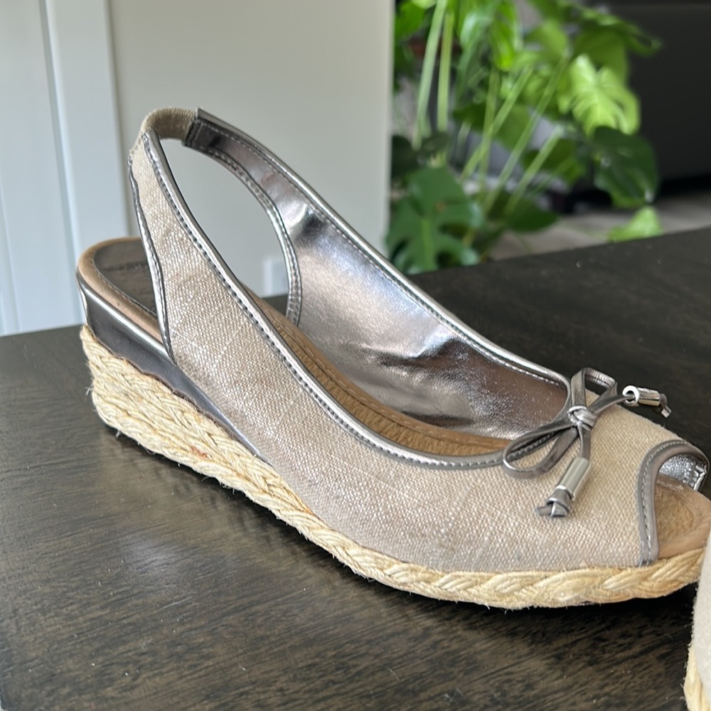 Ralph Lauren Camille Wedges ⭐️✨ Size 6.5B - Picture 5 of 9